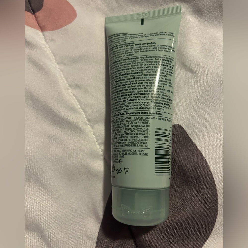 Clinique 7 day scrub cream rinse-off formula - Picture 3 of 6